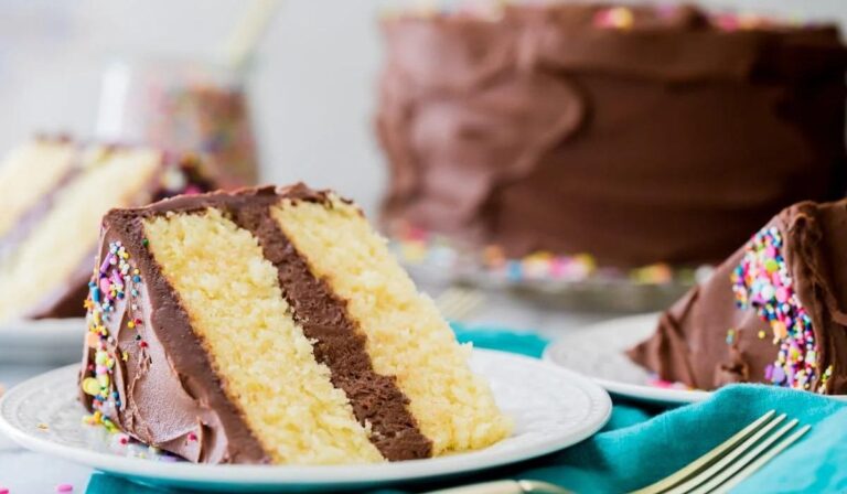 Irresistible Vanilla Cake with Chocolate Frosting