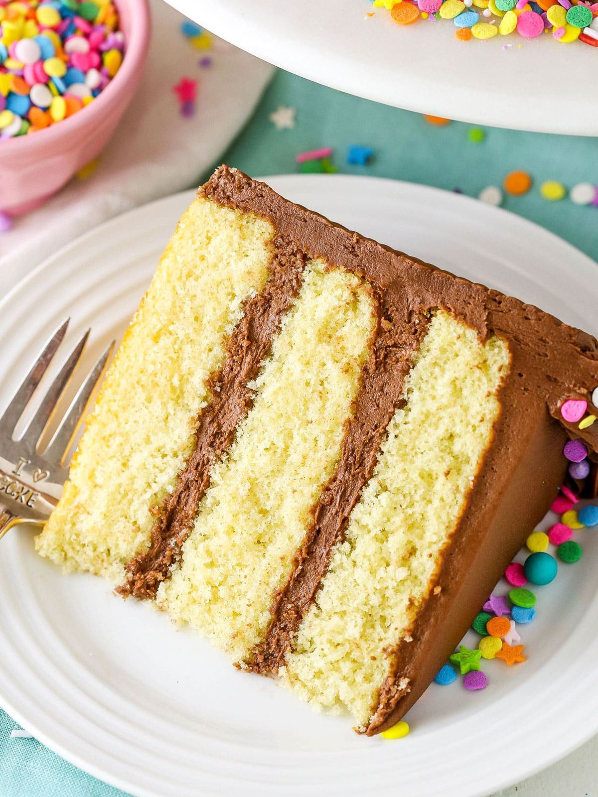 vanilla cake with chocolate frosting